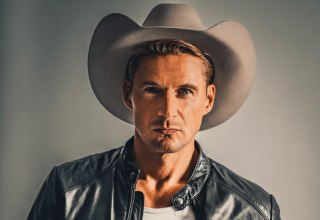 © EMPIRE AGENCY © EMPIRE AGENCY