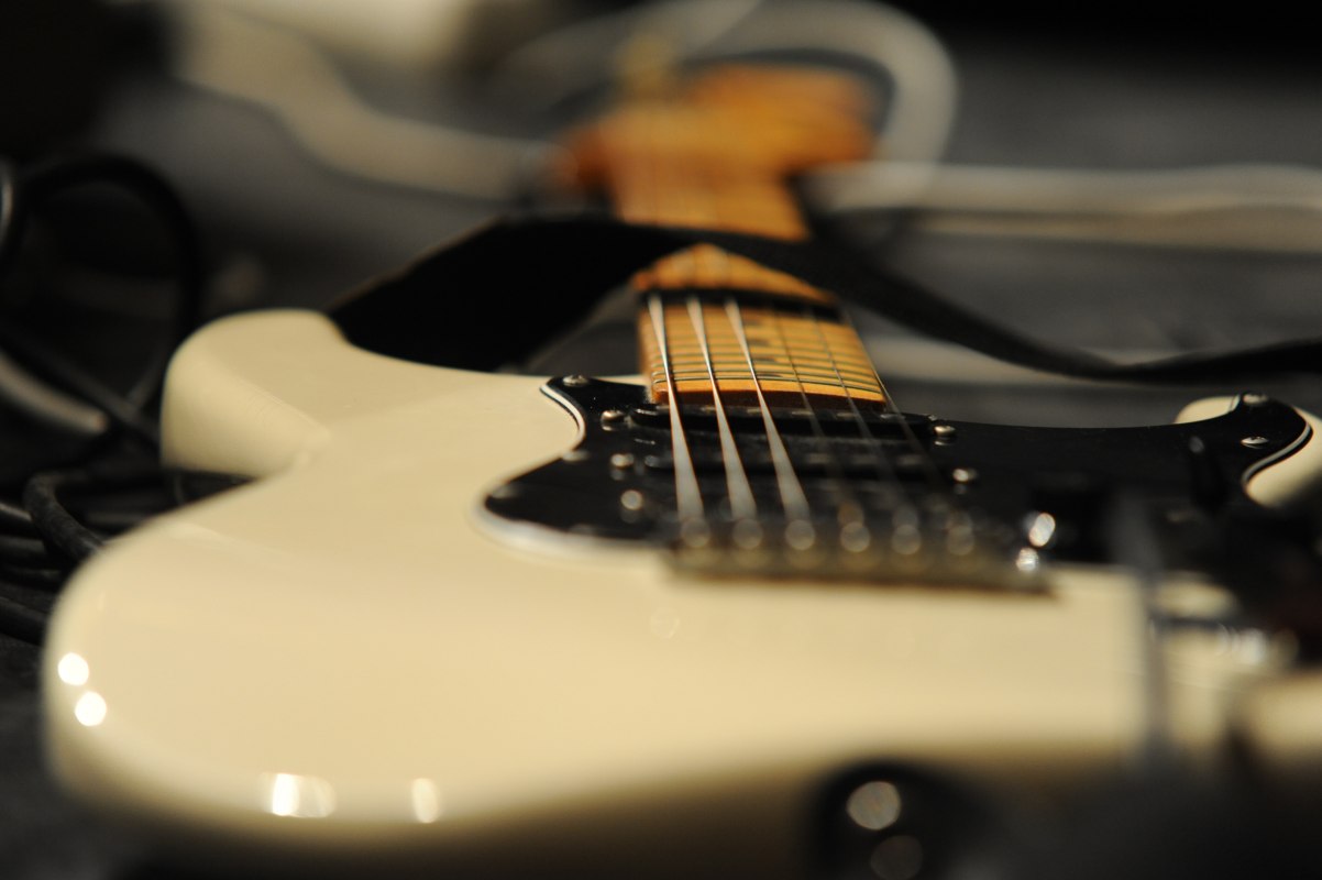 Image of a guitar // &copy; hmt Rostock