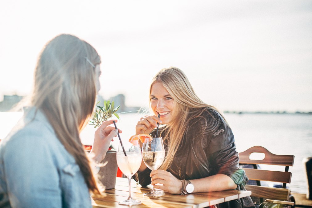 Summer terrace on the quayside, © Ottos/Dan Petermann Summer terrace on the quayside, © Ottos/Dan Petermann