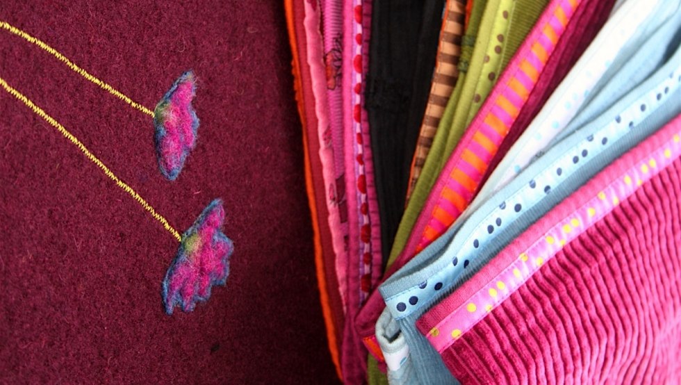 Colorful fabrics and trims // &copy; Asta Rutzke