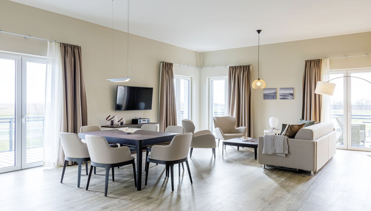 Kompleks apartament&oacute;w "Zwei Wasser" - Tw&oacute;j dom nad Morzem Bałtyckim w idyllicznym kurorcie bałtyckim Wustrow nad rzeką Dar&szlig;., &copy; K&K Ferienimmobilien GmbH & Co.KG