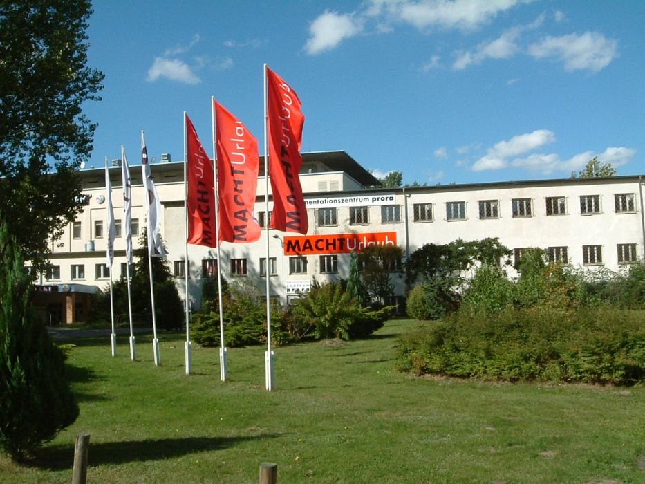 Het Prora Documentatiecentrum op Rügen - een plek die de geschiedenis van de "Kolos van Prora" en het gebruik ervan levendig presenteert. // © Perke Kühnel, Dokumentationszentrum Prora Het Prora Documentatiecentrum op Rügen - een plek die de geschiedenis van de "Kolos van Prora" en het gebruik ervan levendig presenteert. // © Perke Kühnel, Dokumentationszentrum Prora