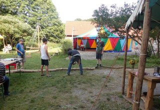 Activiteiten op het buitenterrein, © Bauspielplatz Schwerin e.V.