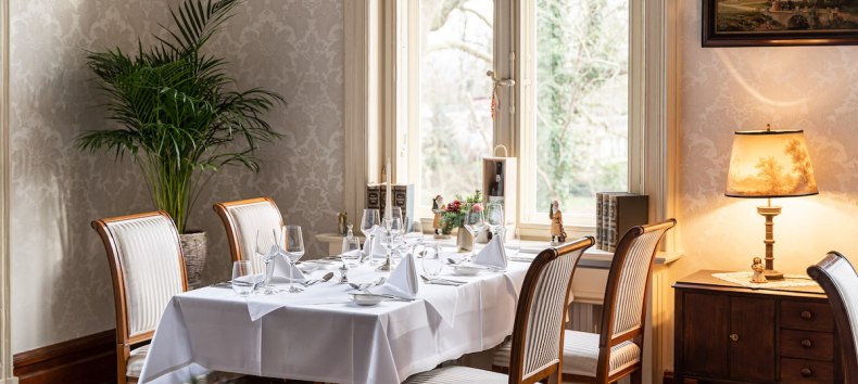 Das Restaurant im Schlossgut Gorow bittet zu Tisch // &copy; Schlossgut Gorow / DOMUSImages