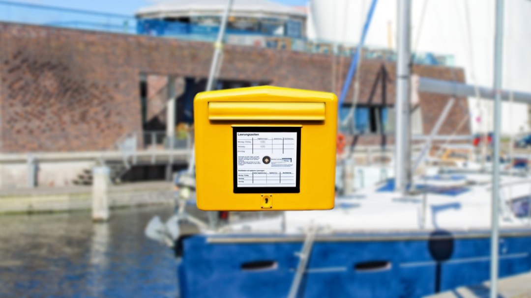 Ferry bridge mailbox, &copy; Tourismuszentrale Stralsund