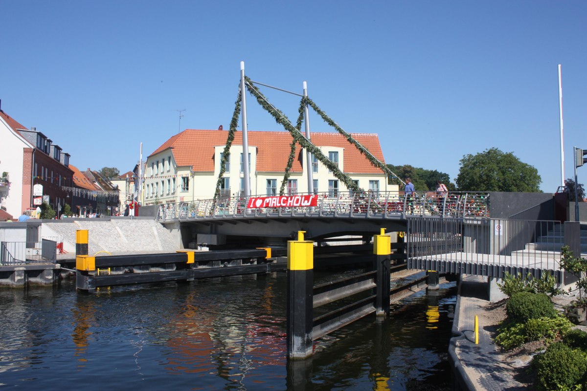Draaibrug eiland stad Malchow, &copy; Thomas Neske