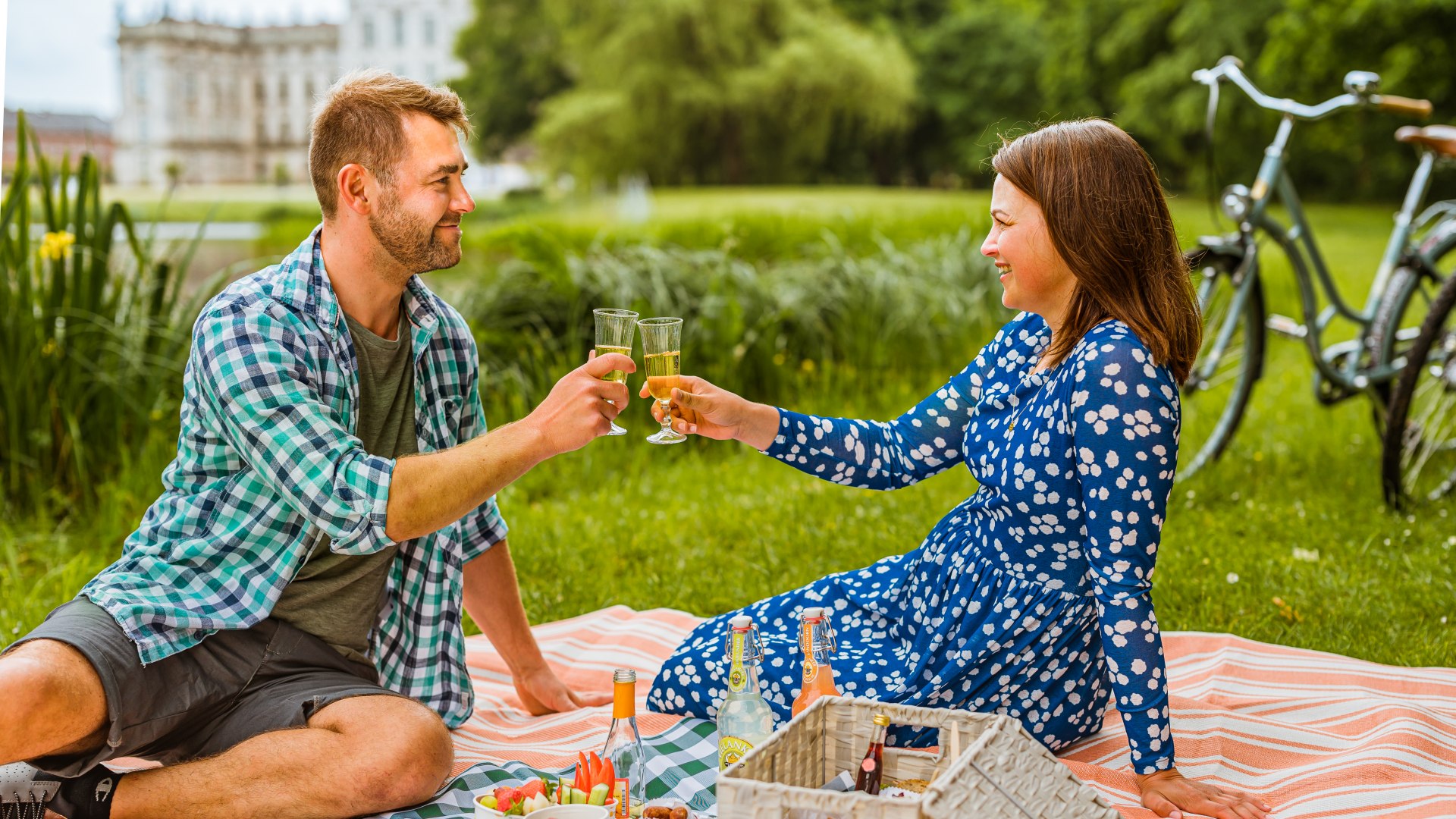 Paleis Ludwigslust vormt een prachtig decor voor een picknick., © TMV/Tiemann