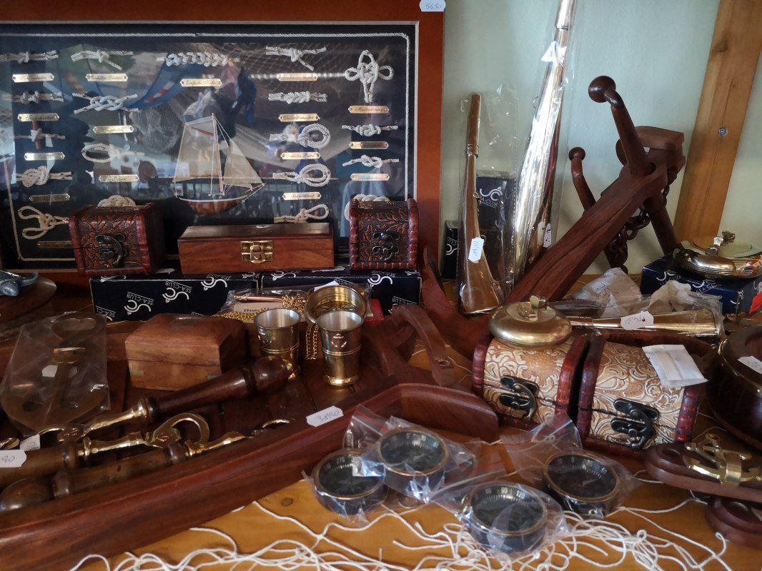 Oferta sklepu jachtowego, &copy; Paszehr