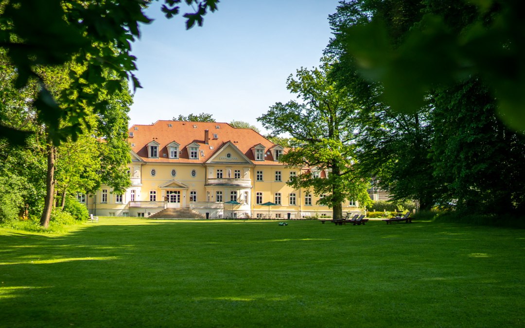 Het landhuis met zijn ruime, goed onderhouden, rustige terrein., © Kloster Gut Saunstorf