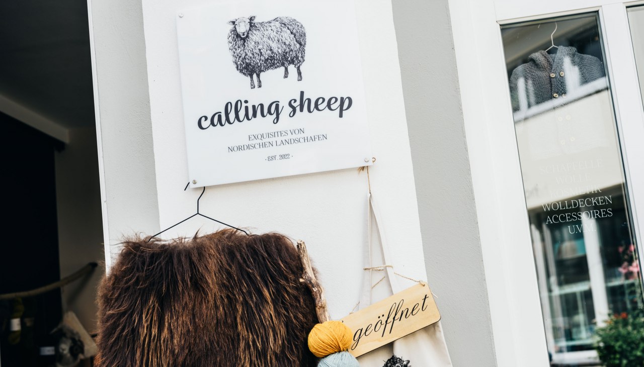 Store "calling sheep, © calling sheep