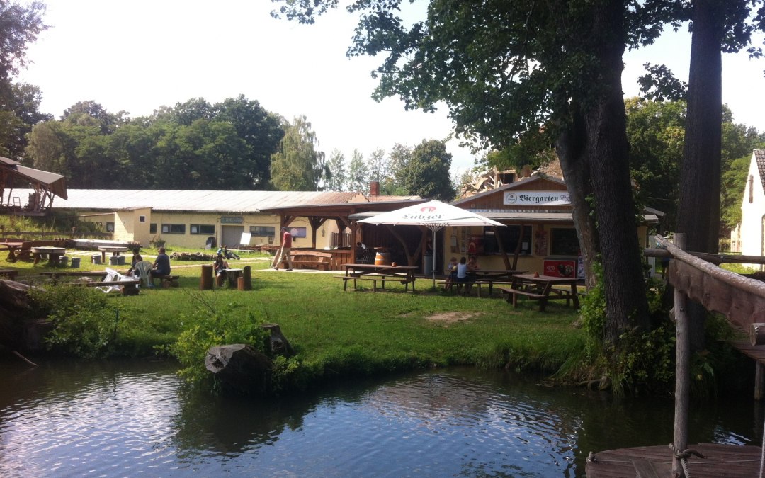 Bar przekąskowy z ogródkiem piwnym w Fleether Mühle, © Touristinformationen Wesenberg & Mirow, Mecklenburgische Kleinseenplatte