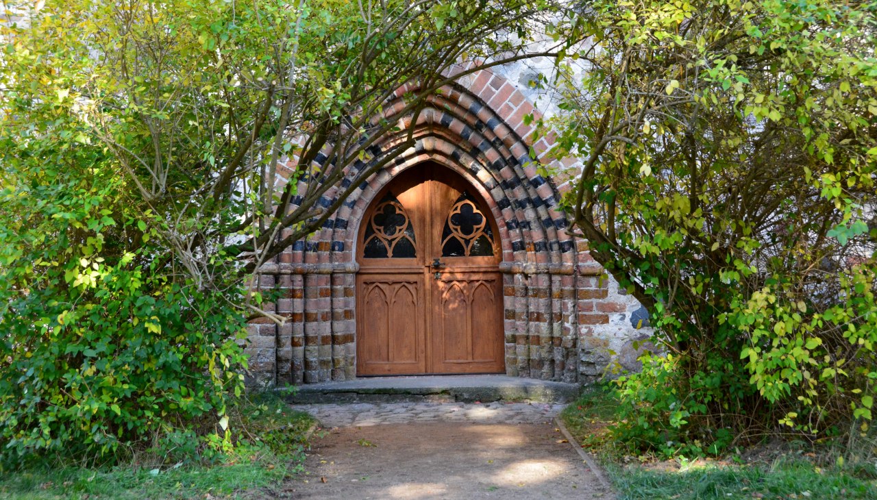 Groß Gievitz church, south portal, © Förderverein