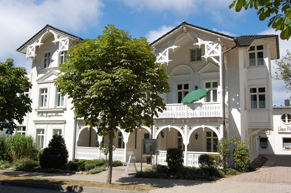 Flatwoning Villa Jagdschloss // &copy; Pflug Julian