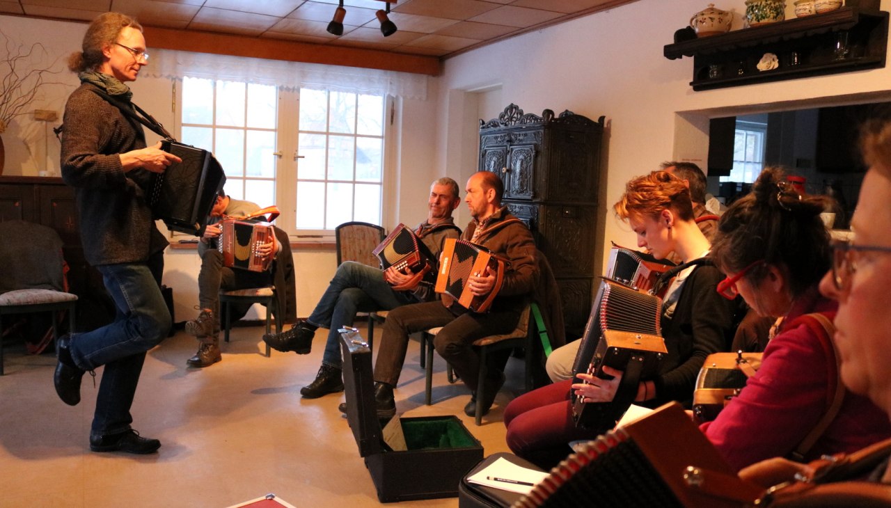 Windros seminars in Schwerin-Mue&szlig; bijv. met Jan Budweis - diatonische handharmonica, &copy; Fred-Ingo Pahl