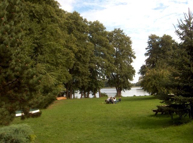 Sunbathing lawn with own bathing beach, © W. Teifel