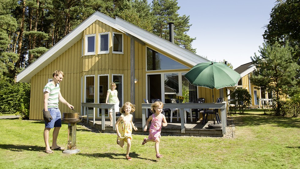 Cottages with Scandinavian charm - on request with fireplace and sauna. // © All Season Parks Cottages with Scandinavian charm - on request with fireplace and sauna. // © All Season Parks
