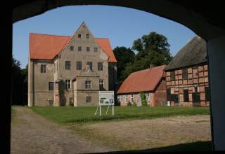 Die Schloss- und Gutshofanlage Ludwigsburg (bei Greifswald) // &copy; Archiv F&ouml;rderverein Schloss- und Gutshofanlage Ludwigsburg e. V.