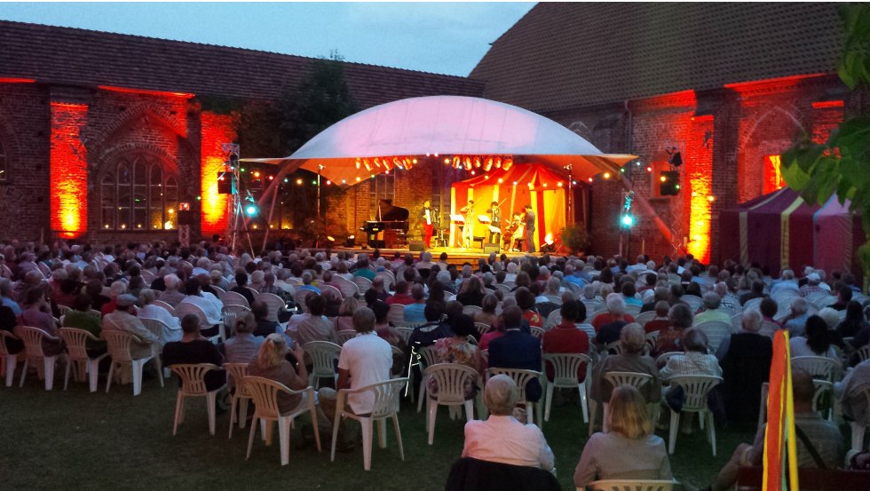 Concert in de kloostertuin, © Klosterverein Rehna e.V.