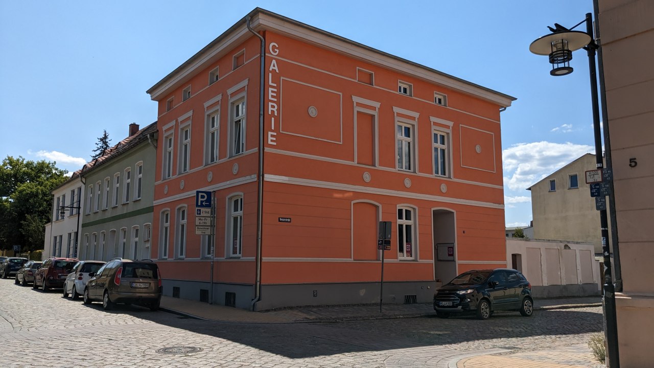 Galerie G&uuml;strow in Besserstra&szlig;e 1 // &copy; G&uuml;strow-Information