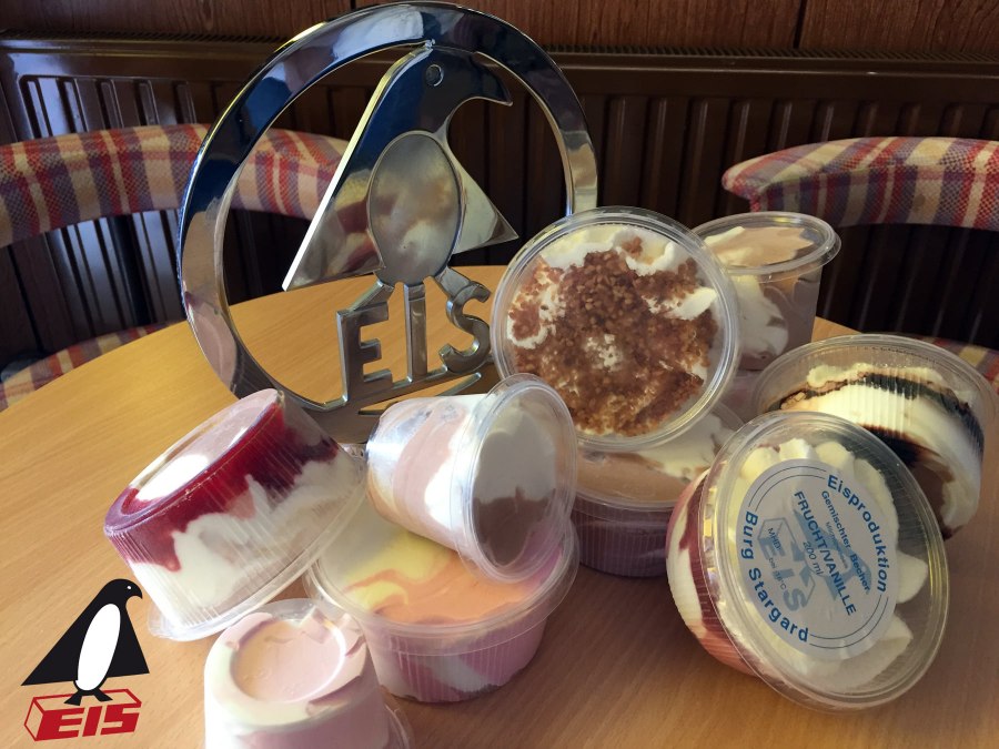 Penguin ice cream parlor in Burg Stargard, © Eisdiele Burg Stargard