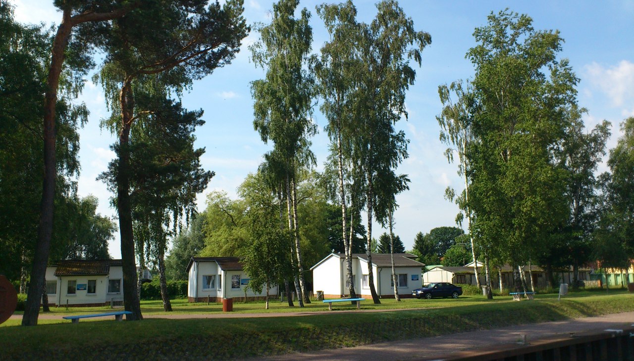 Domy wakacyjne blisko plaży nad Zalewem Szczecińskim, © Touristinformation Mönkebude