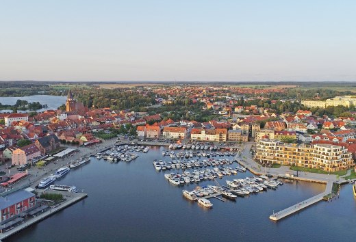 Luchtfoto van de haven in Waren (Müritz), © TMV/Gohlke