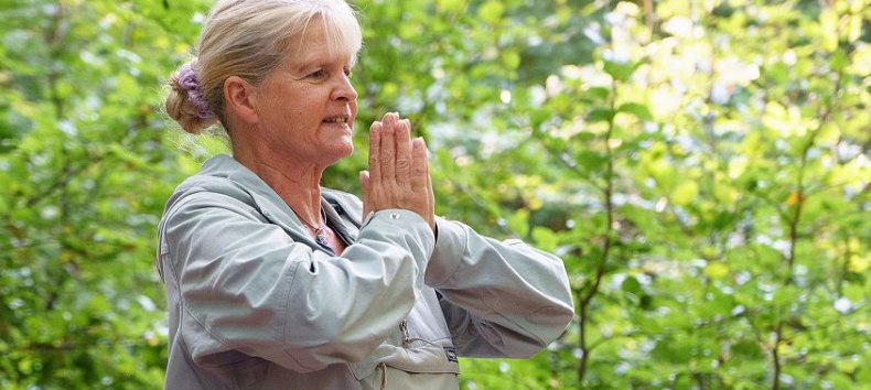 &copy; Yoga-mit-Petra-im-Heilwald_large_16-9.jpg