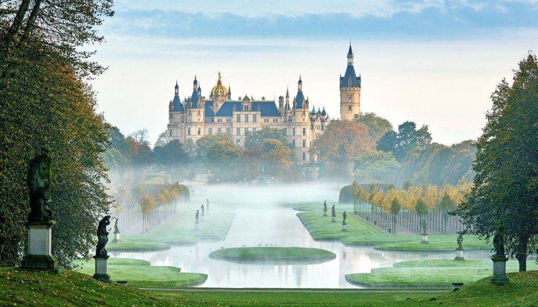 Kasteeltuin Schwerin in mist, © TMV/Allrich