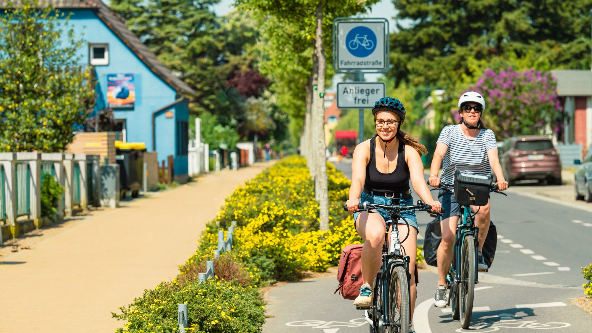 Waren has its own bicycle lanes, © TMV/Tiemann Cycling along the cycle path through Waren.