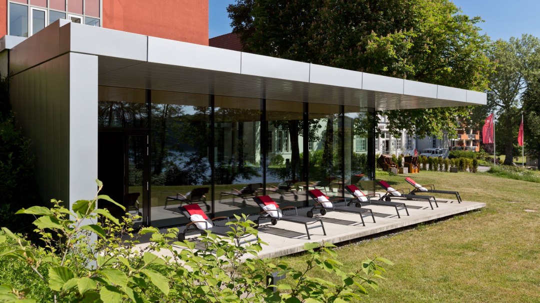 Zewnętrzna strefa spa nad jeziorem, © SPA Amsee