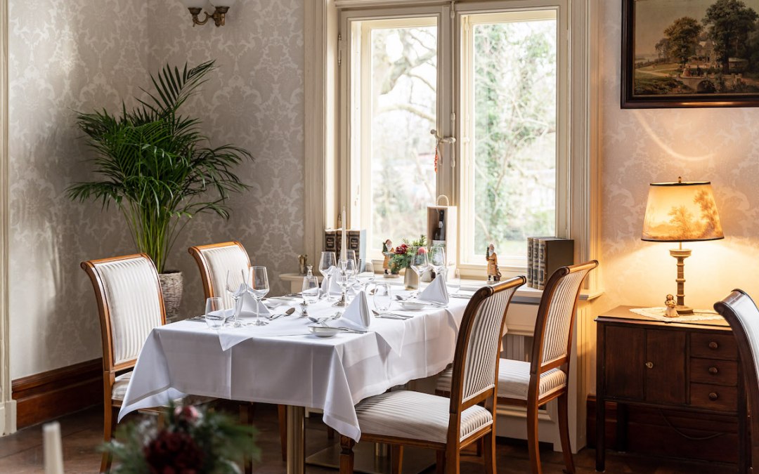 Het restaurant van Gorow Castle Estate nodigt je uit om te dineren, © Schlossgut Gorow / DOMUSImages