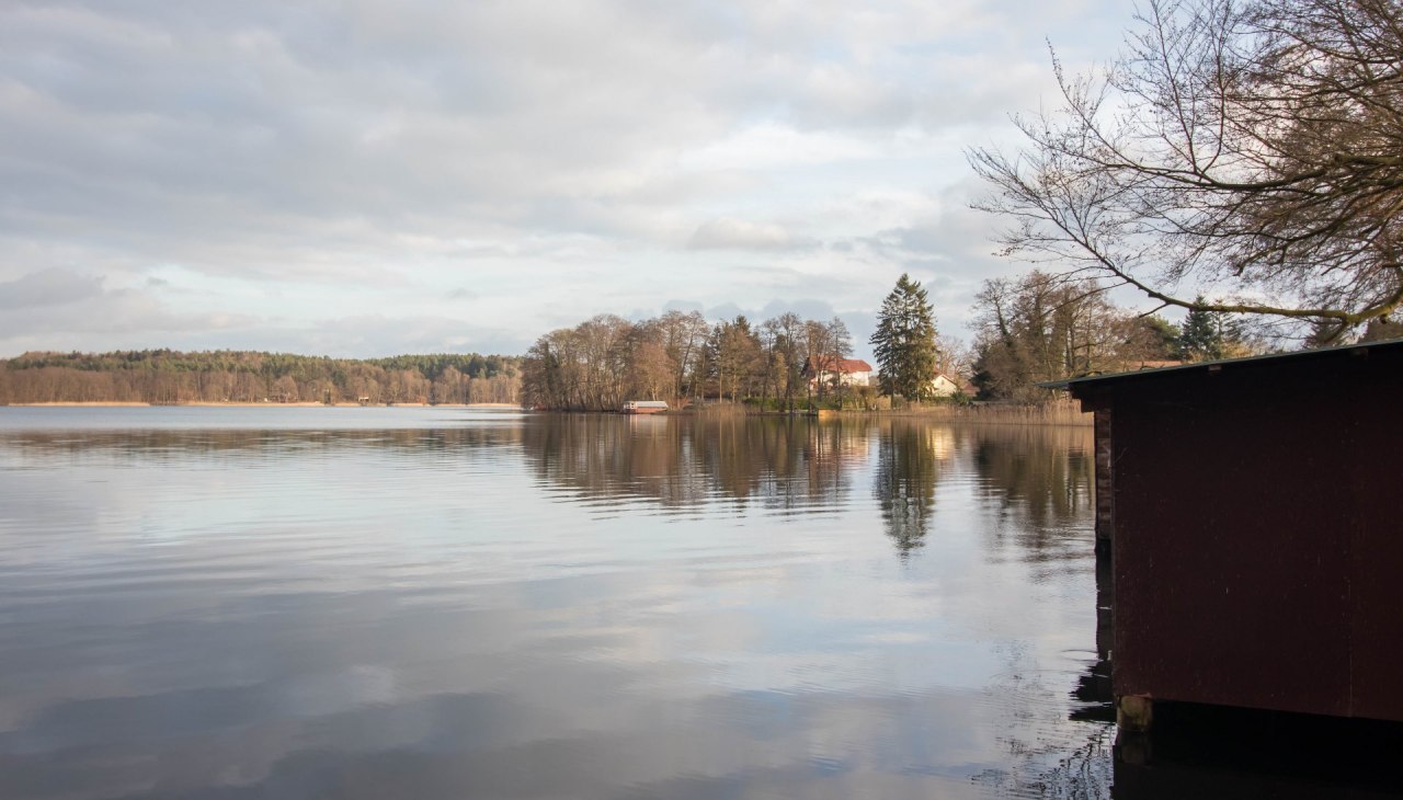 The object also includes rowing boat and bathing platform, © C. Reinhold