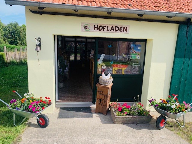 De boerderijwinkel van Kaup van buiten // &copy; Carolin Kaup