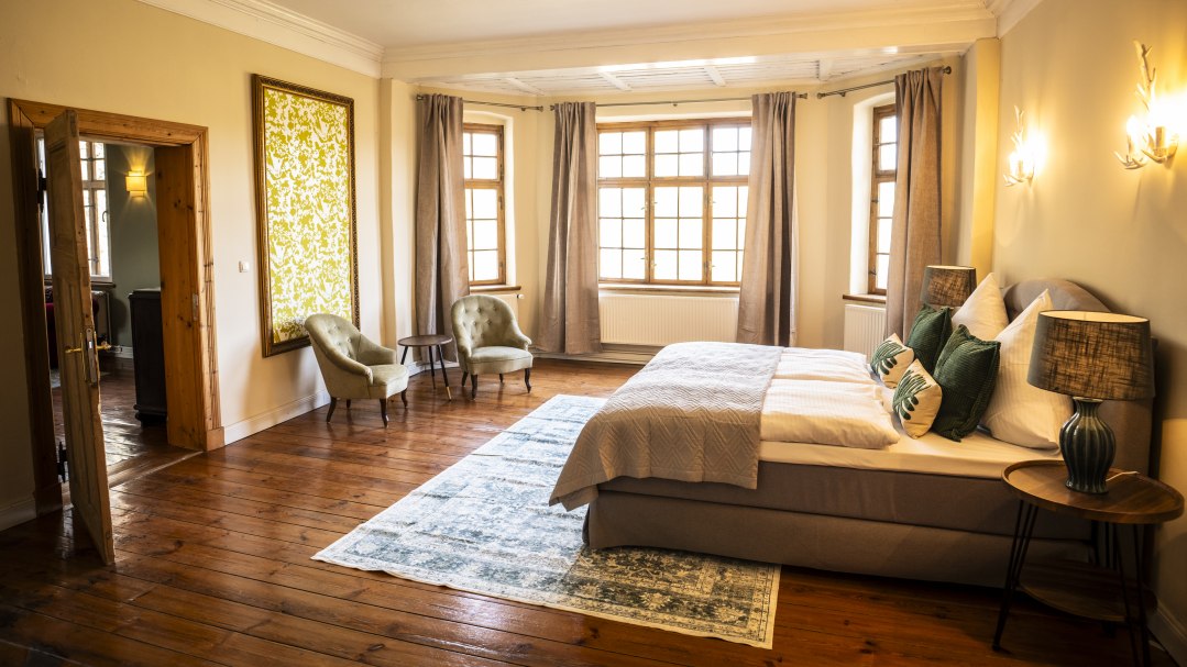 Slaapkamer vakantie appartement Wiesentraum Gut Alt Necheln, © Stefan von Stengel