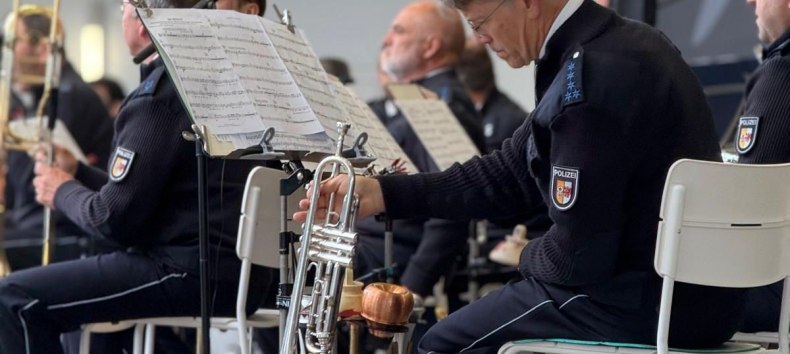 Musicians of the M-V State Police Orchestra in K&uuml;hlungsborn 2025 // &copy; Volksbund