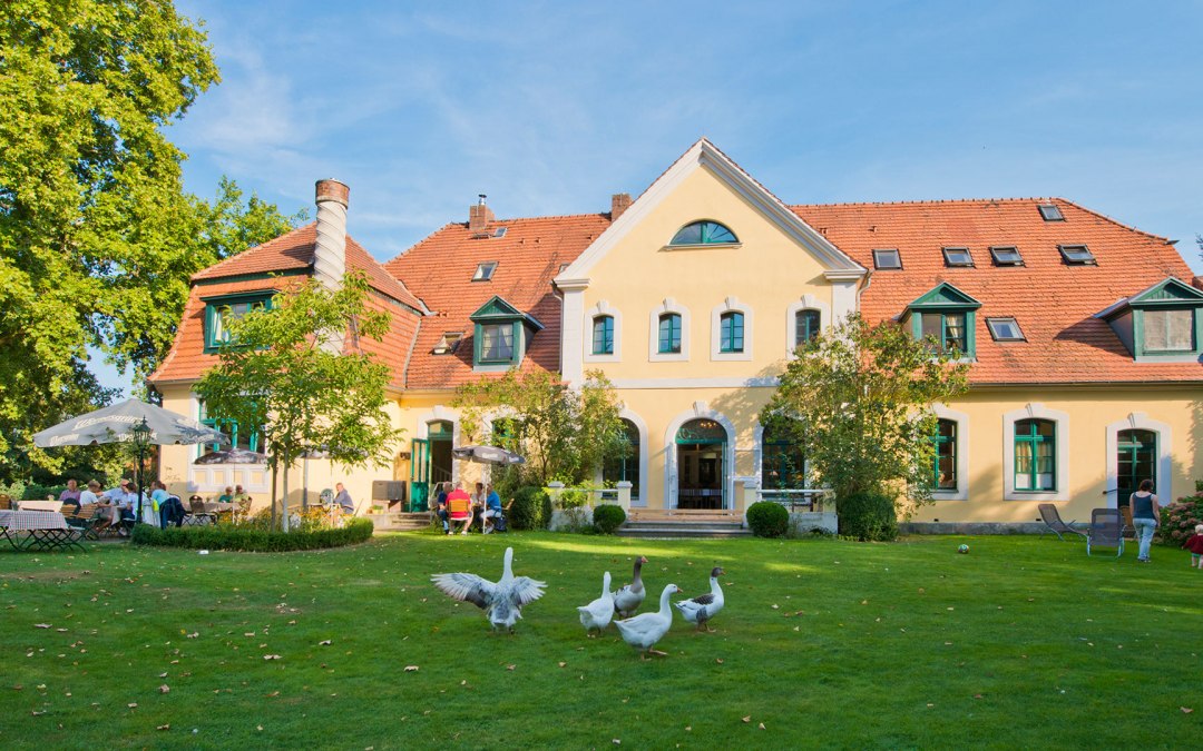 Courtyard view with terrace, © Christin Drühl