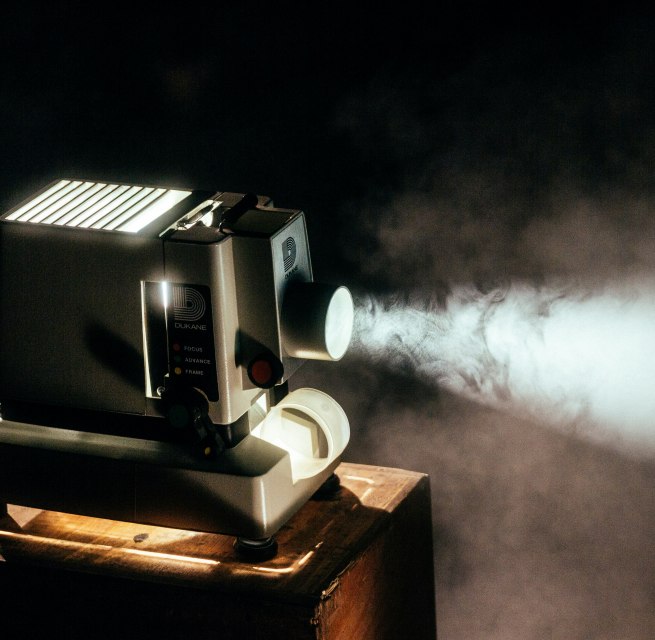 Symbol photo / Wednesday cinema in the Graal-M&uuml;ritz guest house // &copy; Foto von Jeremy Yap auf Unsplash