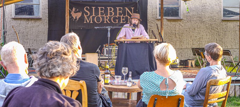 Reading at the Kulturhof Letschow // &copy; Kulturhof Letschow e.V.