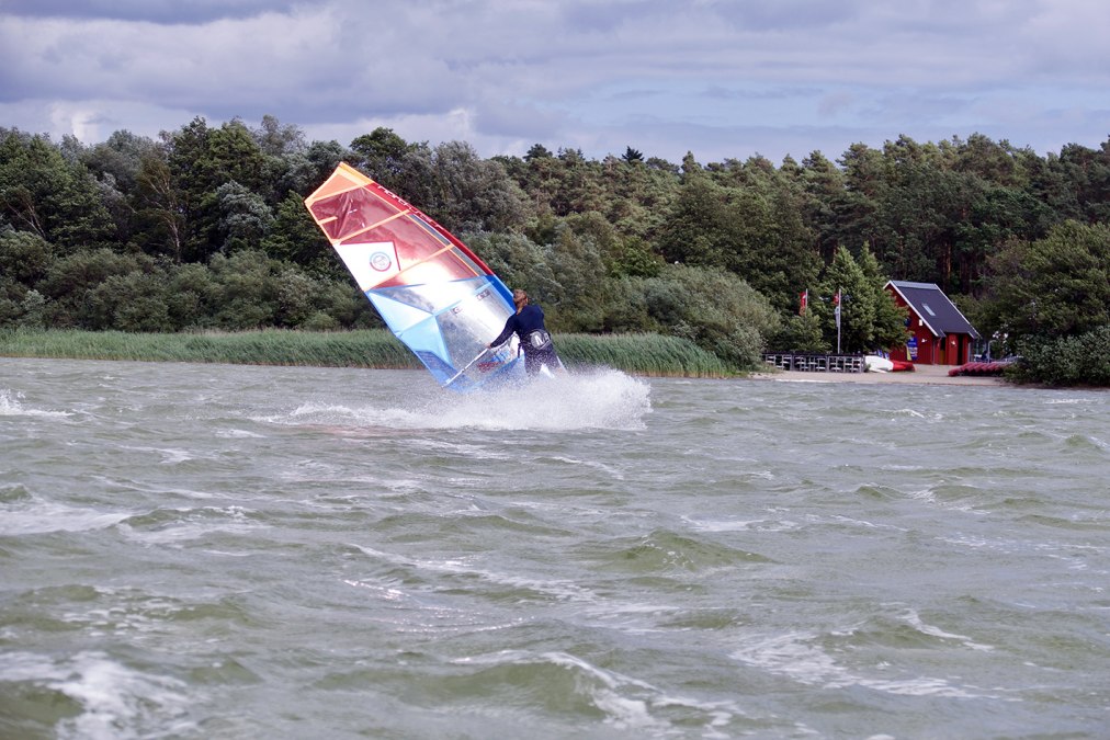 Surfing area Untergoehren at lake Fleesensee, © Wassersport Fleesensee Surfing area Untergoehren at lake Fleesensee, © Wassersport Fleesensee