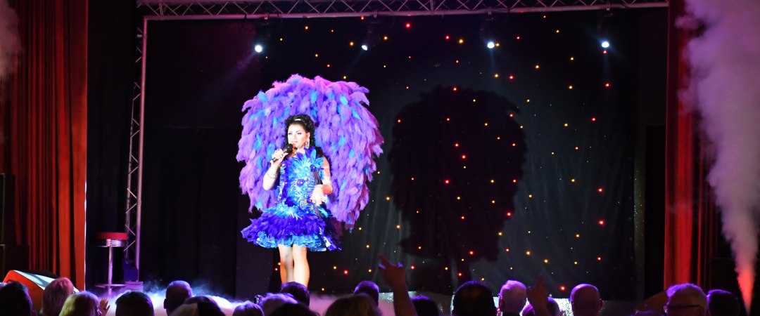 Travesty show at the Theater Schiefe Ebene Neustrelitz, © Theater Schiefe Ebene Travesty show at the Theater Schiefe Ebene Neustrelitz, © Theater Schiefe Ebene