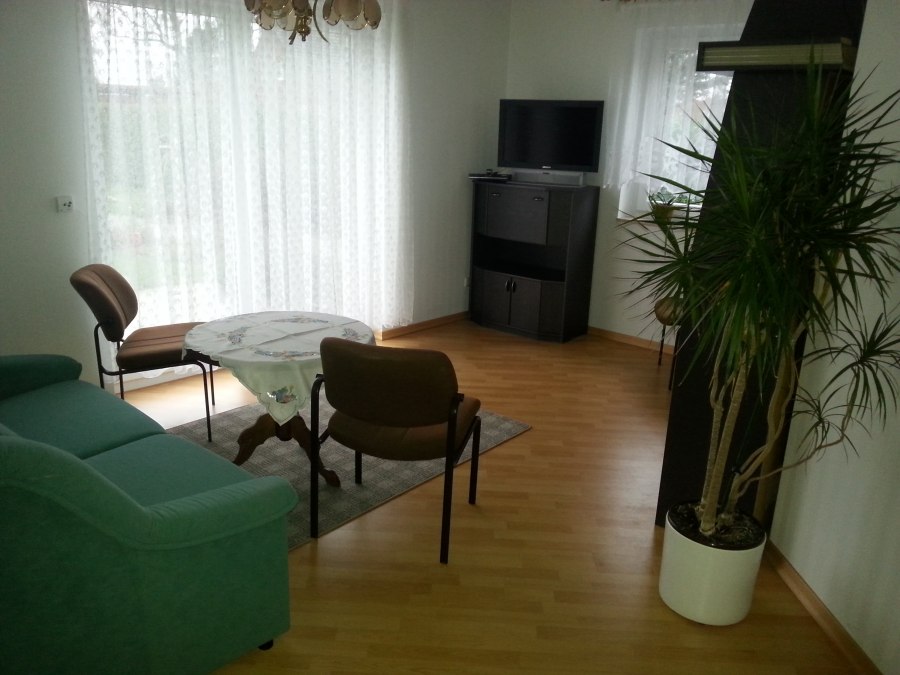 Appartement op de begane grond toegankelijk voor gehandicapten, douche, vaatwasser, grill, fornuis, magnetron, koffiezetapparaat, waterkoker, broodrooster etc., © Ferienwohnung Erdgeschoss Appartement op de begane grond toegankelijk voor gehandicapten, douche, vaatwasser, grill, fornuis, magnetron, koffiezetapparaat, waterkoker, broodrooster etc., © Ferienwohnung Erdgeschoss