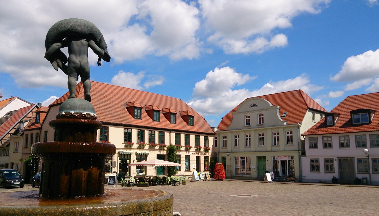 Widok z Hechtbrunnen na Café am Markt, © Jana Koch