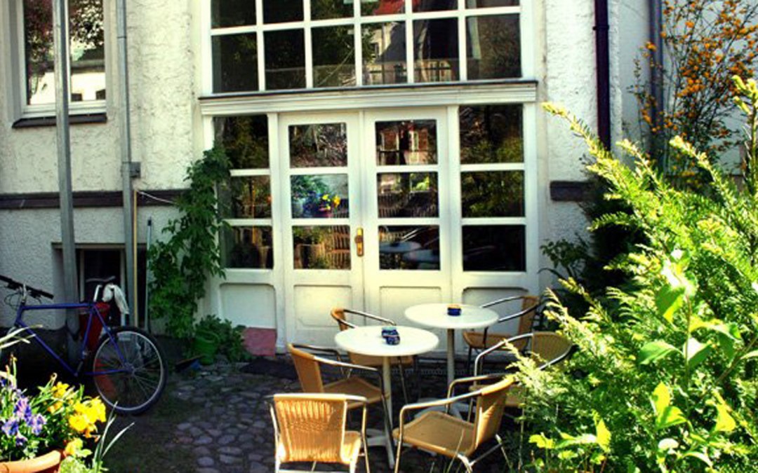 Idyllische tuin om in te ontspannen, © Jellyfish Hostel