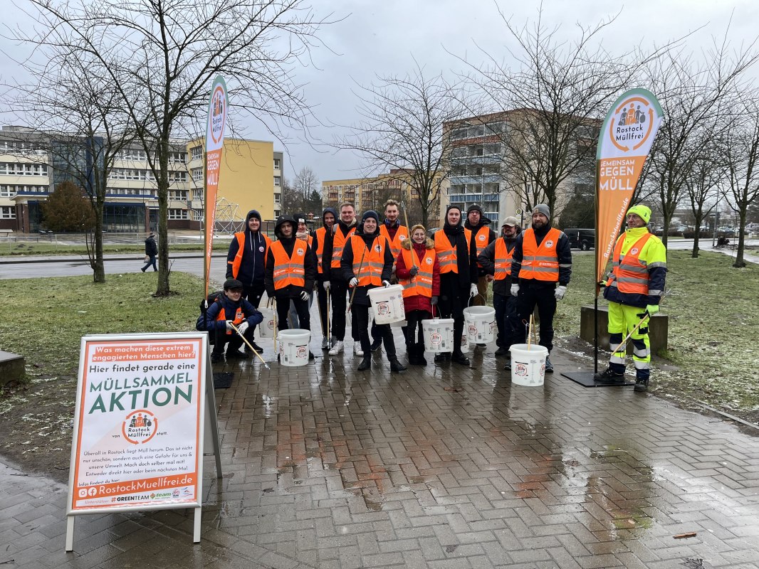 Helper photo in the S&uuml;dstadt, &copy; Rostock M&uuml;llfrei e.V.