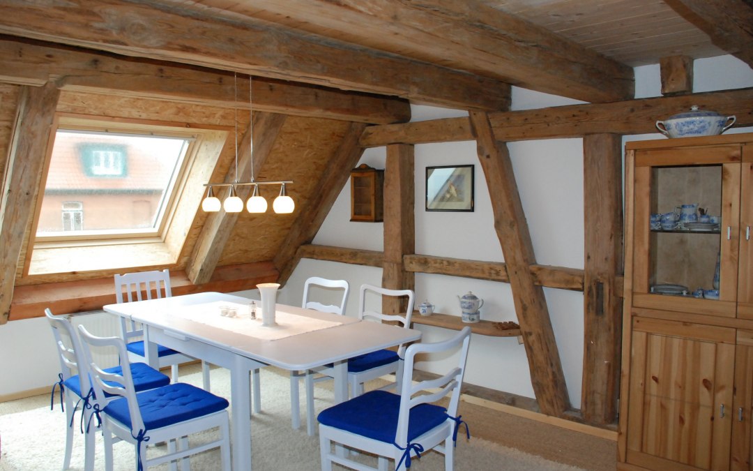 Een lichte eethoek nodigt je uit om langer te blijven zitten., © © Susanne Hoffmeister