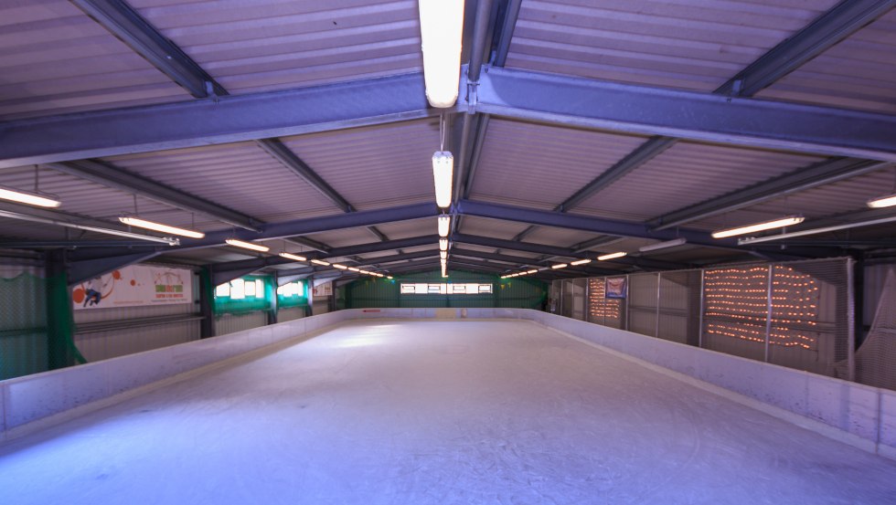 Onze ijsbaan: 31x13m, © TFZ Tessin