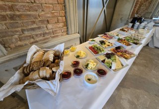 Brunch buffet // &copy; Gudrun Pru&szlig; 2025