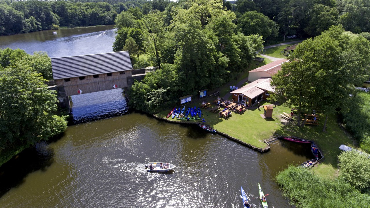 Viskwekerij Ahrensberg, &copy; Seenfischerei "Obere Havel" eG