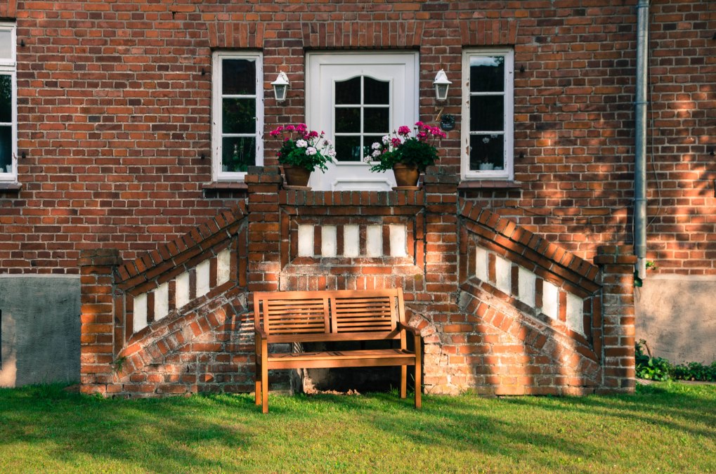 Wejście do kawiarni na farmie., &copy; E. v. Randow