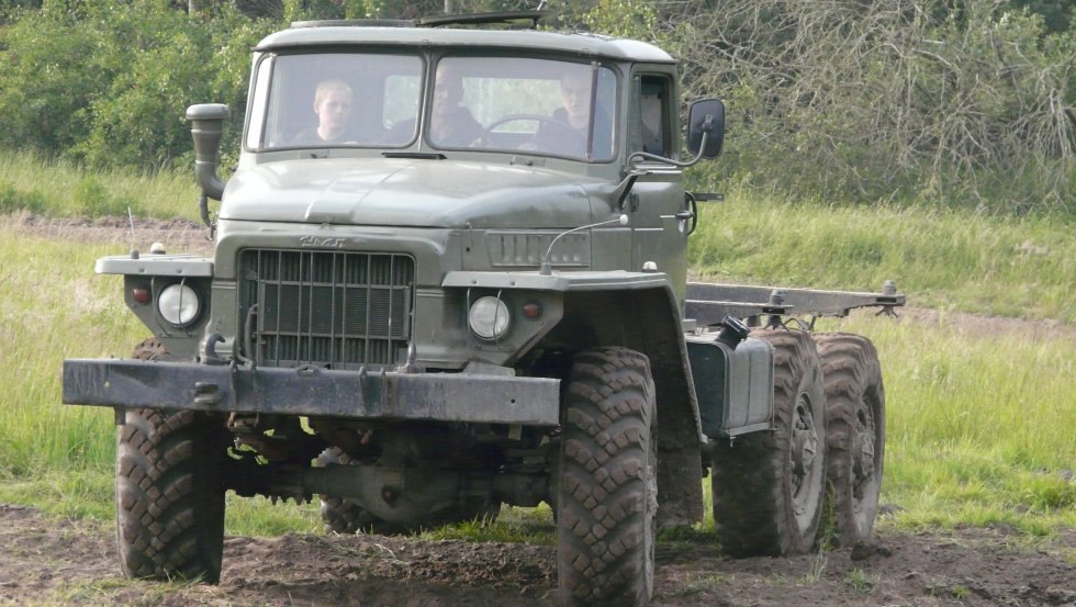 Drive a Russian off-road truck yourself! // © Technik-Verein Pütnitz Drive a Russian off-road truck yourself! // © Technik-Verein Pütnitz